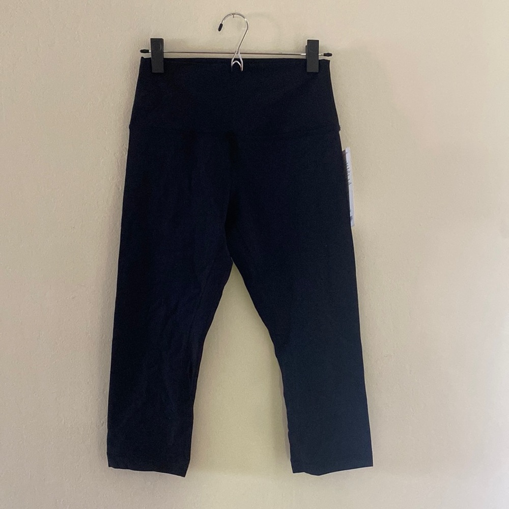 LuluLemon Align Crop Size 8 NWT